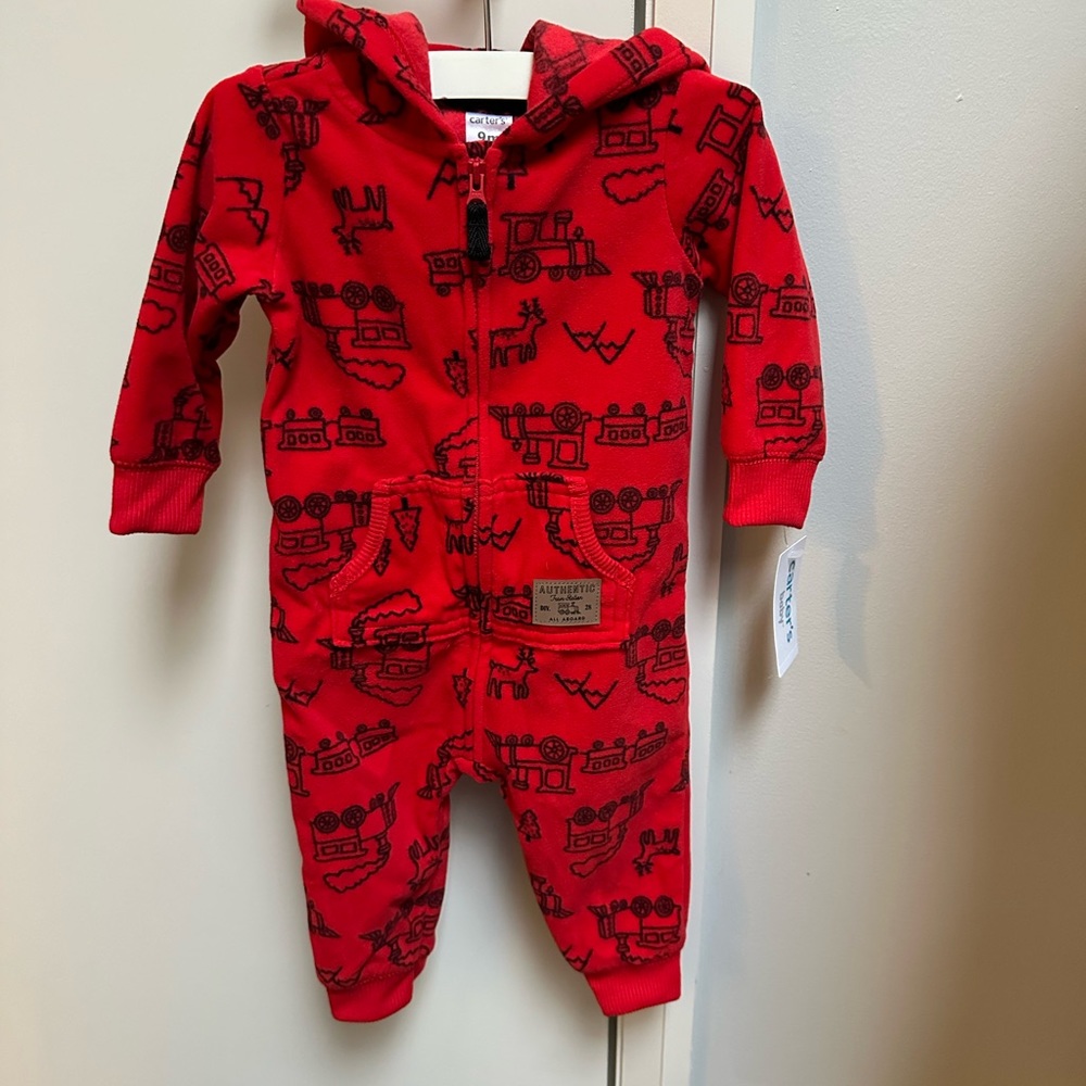 3/$30 New with tag Carter’s kid train fleece one piece/pyjama